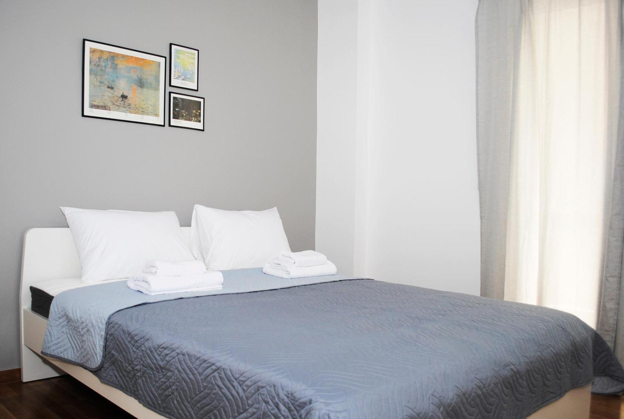 Renovated 2 Bedrooms Flat Near The Center